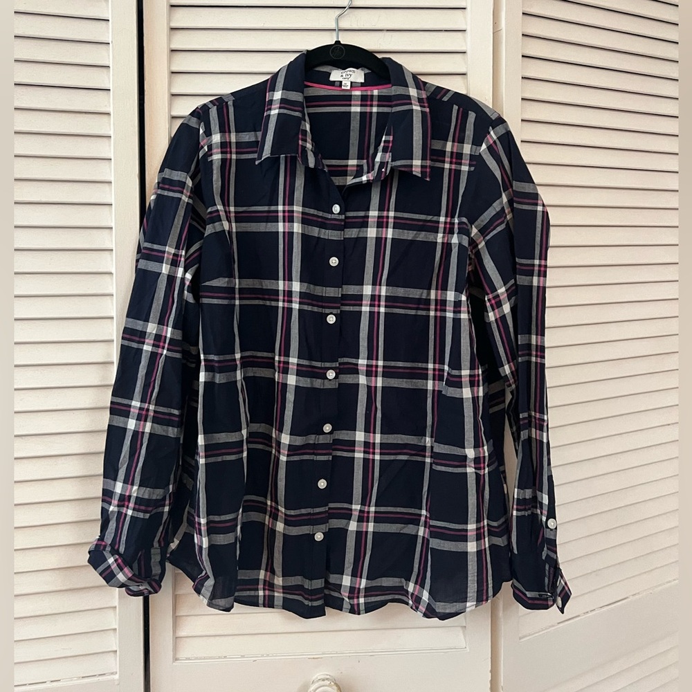 Women’s Plaid Button up top